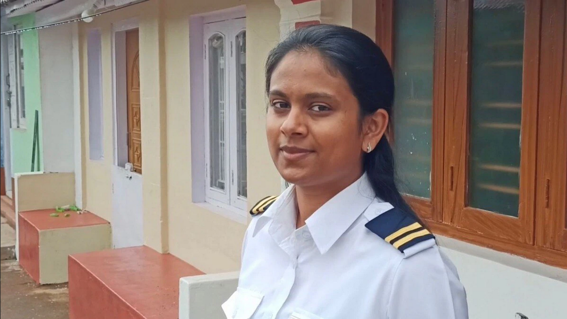 jayshree become first tribal pilot of Tamilnadu