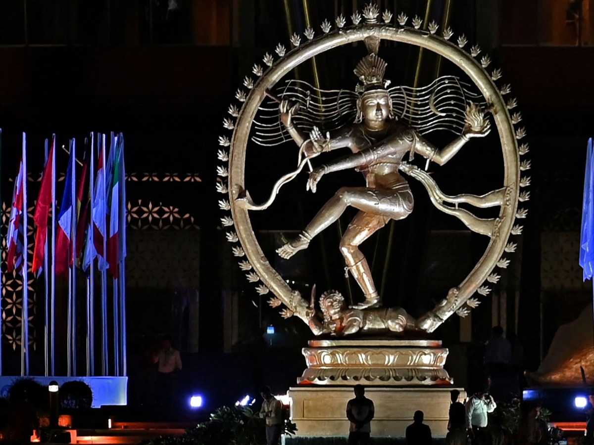 SOLD Bronze Statue of Dancing Shiva as Nataraja 10