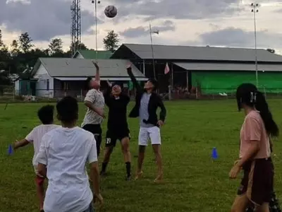 Football training for free in Manipur relief camps/ Ya_All