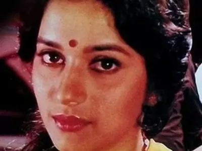 Ranjit Reveals Madhuri Dixit Cried And Refused To Do Molestation Scene In Prem Pratigya