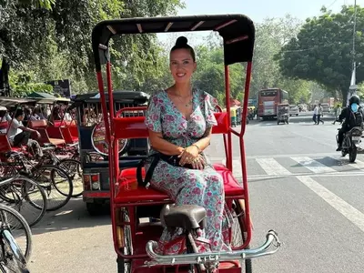Viral Photo Shows Scarlett Johansson Sitting On Rickshaw In Delhi, Here's The Truth Behind It