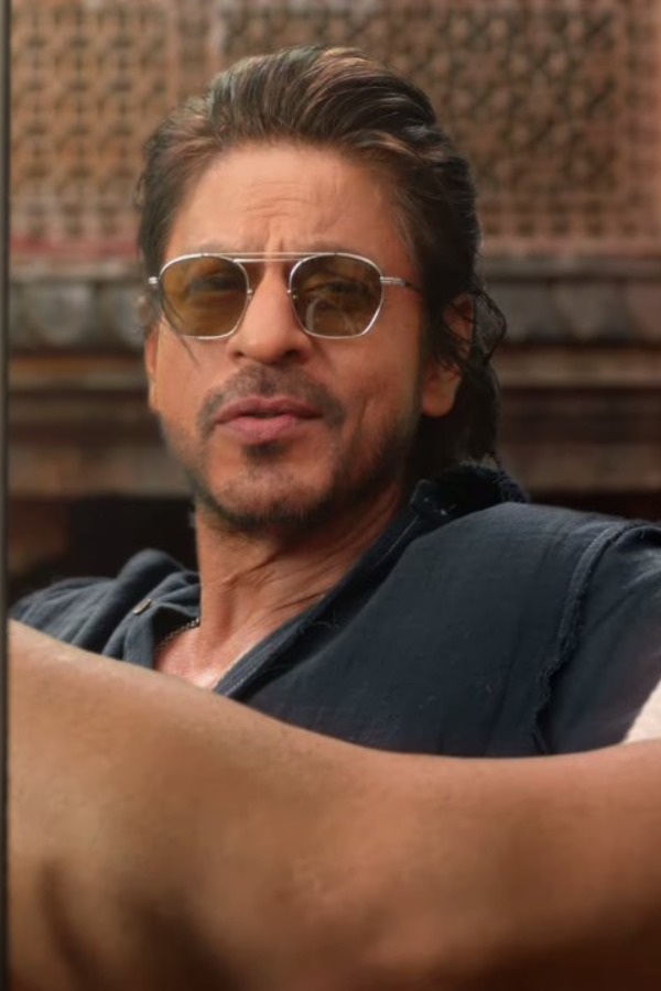 New Vimal Ad: Are 'Old' SRK & Ajay 'Misleading' Tiger Shroff?