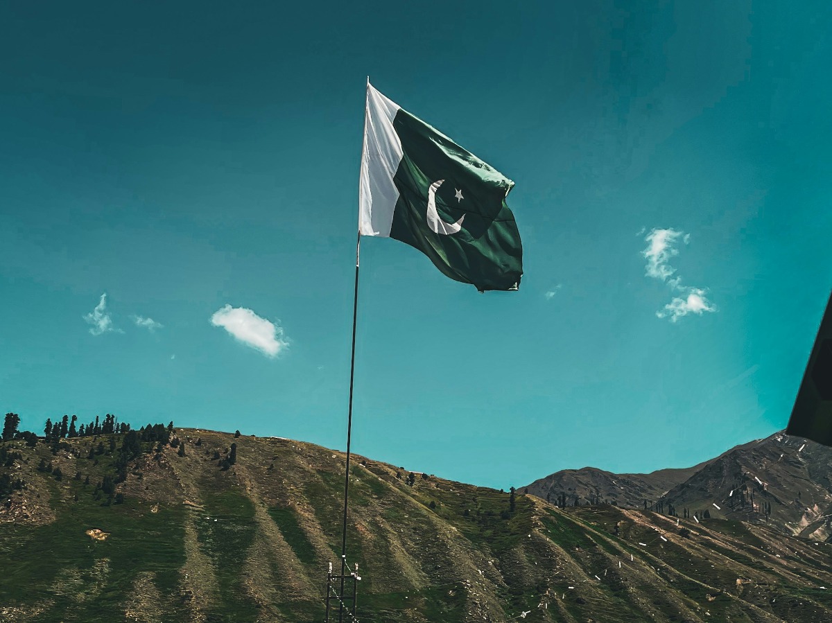 What is Pakistan's National flag, song, game, animal and other symbols?