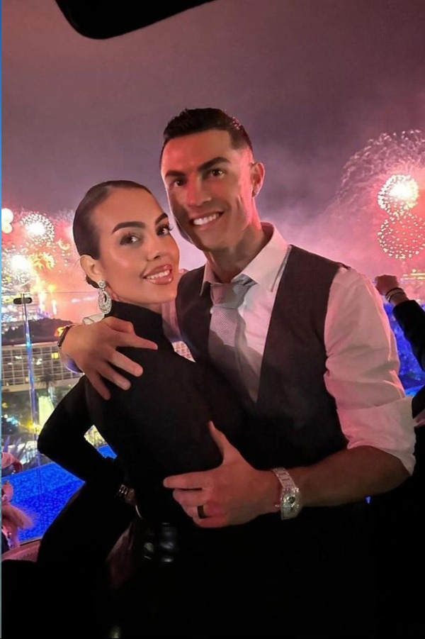 Cristiano Ronaldo proposes to Georgina Rodríguez after 8 years and 5 kids:  She said 'yes' for this life and the next