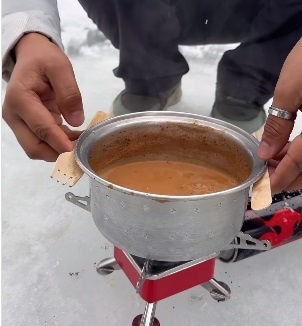 A Viral Adventure In Jammu And Kashmir Brewing Tea On A Frozen StreamA Viral Adventure In Jammu And Kashmir Brewing Tea On A Frozen Stream