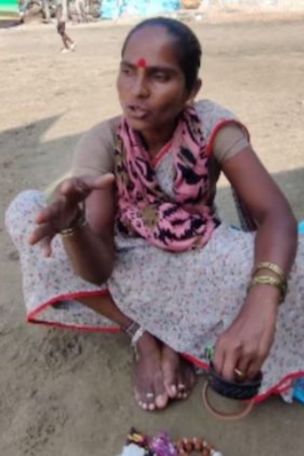 Goa Bangle Vendor Wins Hearts Online With Fluent English