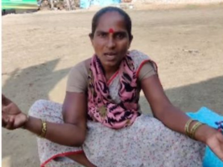 Goan bangle seller wins hearts online with fluent English