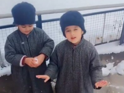 Little Girls 'Reporting' On Kashmir Snowfall