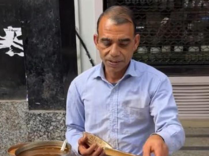 Story Of A Street Food Vendor Who Made Crores