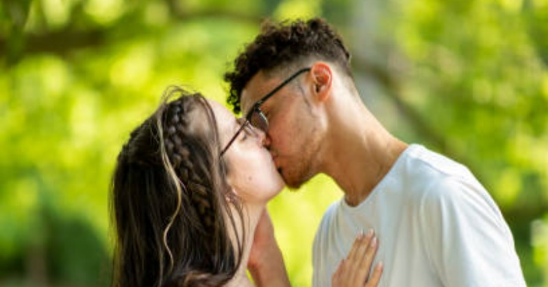 Happy Kiss Day 2024 Cheek Nose Forehead Kiss   Istockphoto 1408151788 612x612 65c9dd8f81cbc 