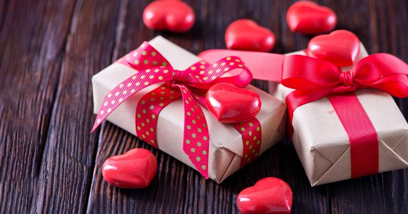 Valentine's Day 5 Gifts To Secure Your Partner’s Financial Future