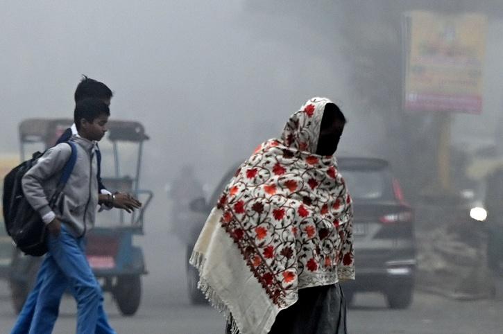 Severe Cold Day In Delhi, North India Continues To Be Engulfed In Dense Fog