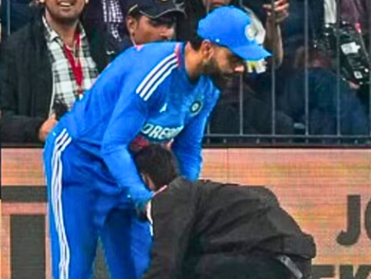 Fan rushes to hug Virat Kohli mid-match