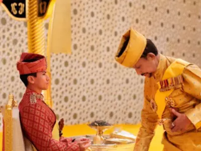 Pics Go Viral Of Prince Mateen Of Brunei Marrying A Commoner In Grand Ceremony