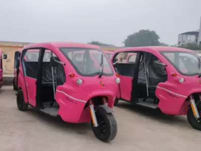 Pink autos in Ayodhya