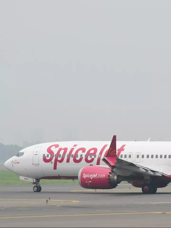 Cash-Strapped SpiceJet CEO Ajay Singh Jointly Bids For GoFirst Airlines ...
