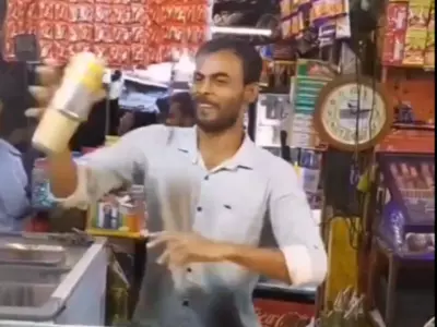 There Is A Reason Why Anand Mahindra Is Impressed By This Street Vendor
