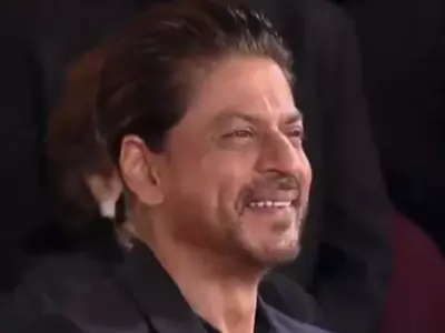 Shah Rukh Khan Wins Internet With His Humble Gesture For Chandrayaan-3 Scientist