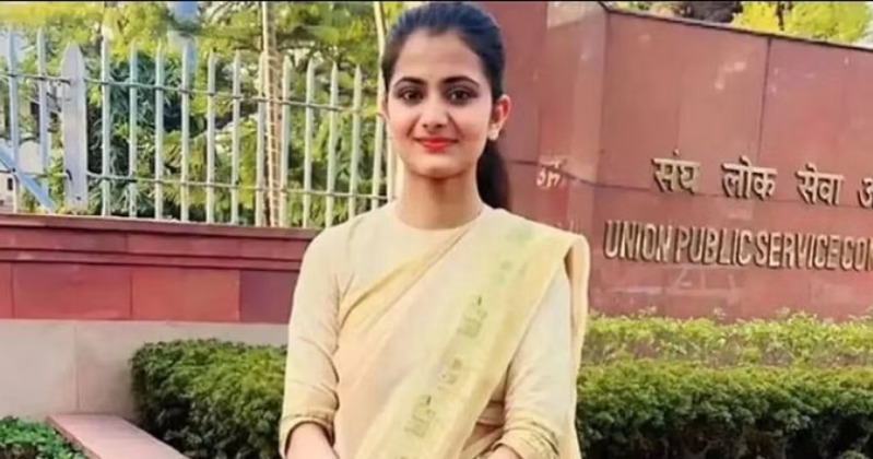 UPSC CSE Success: 22-YO IAS Divya Tanwar Cracked CSE Twice Without Coaching