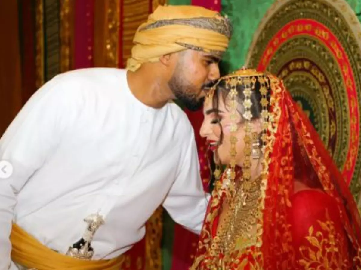 इस शख्स ने अपनी वाइफ के बर्थडे पर खर्च कर दिए 60 लाख रुपए, जलसे की तरह…
This man spent Rs 60 lakh on his wife's birthday, like a party...