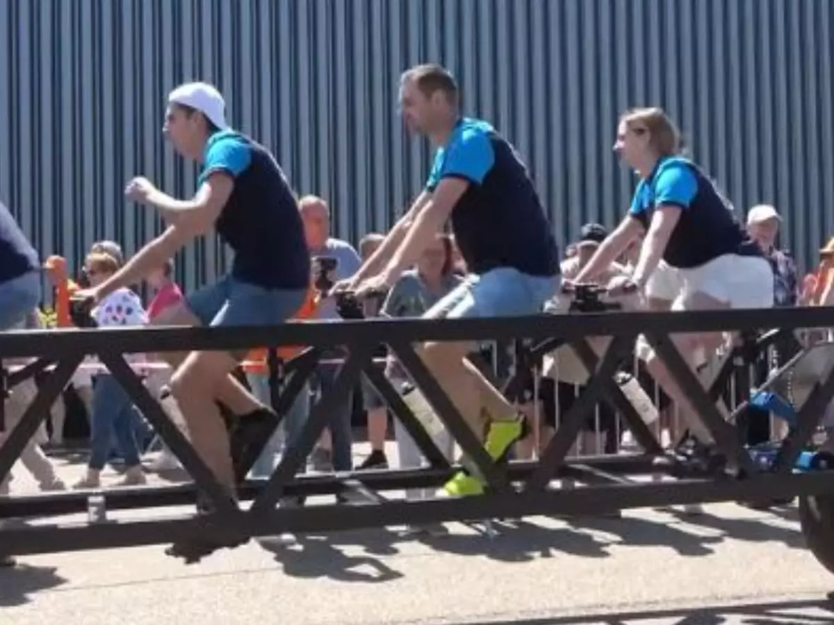 The Netherlands group constructs World's Longest Bicycle, sets world record 