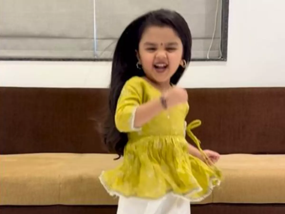 Adorable Little Girl’s Dance To 'Ruki Sukhi Roti' Will Melt Your Heart