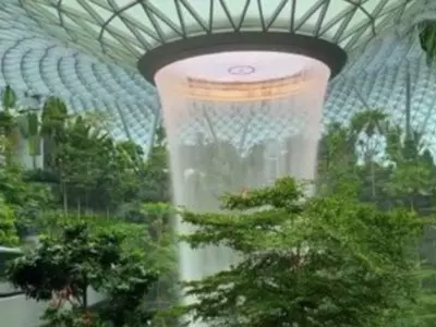Delhi airport 'waterfall' receives comparisons to Singapore Changi's fountain