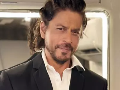 'People died & it’s just a video of Shah Rukh Khan': SRK grooves to AP Dhillon's Excuses in viral video