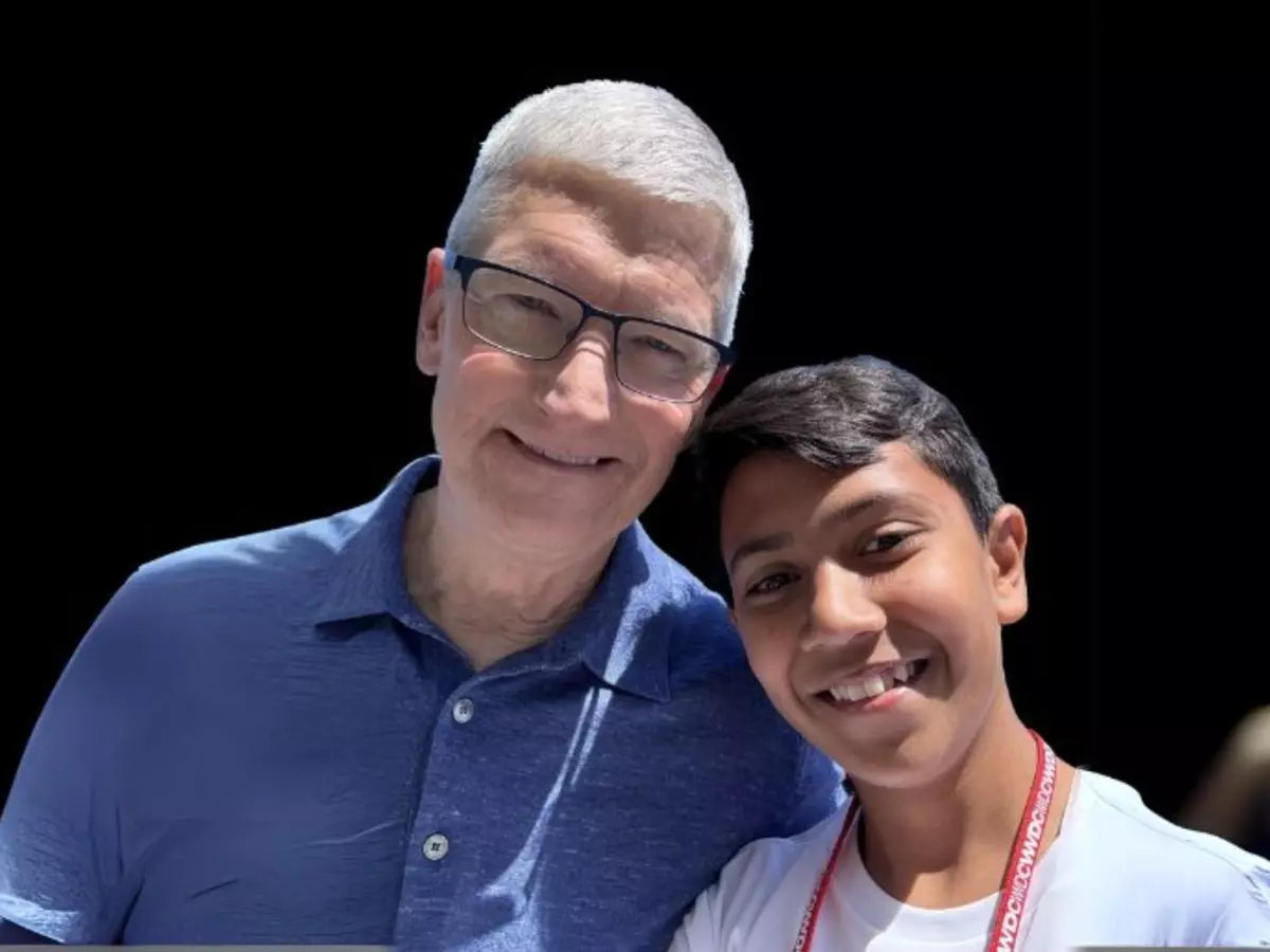 Shaurya Gupta meets Apple CEO Tim Cook