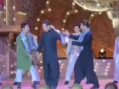 Shah Rukh Khan, Salman Khan And Aamir Khan Dance Together On Naatu Naatu