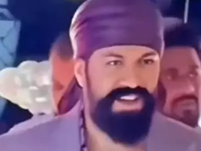 Yash Spotted Wearing A Turban In Viral Video
