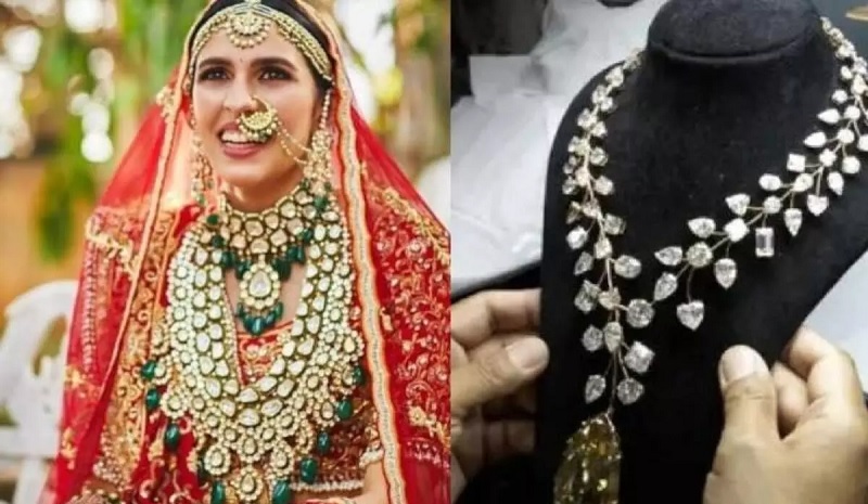 When New Ambani Bahu, Shloka Mehta Wore An Exact Same Dress Like Alia, The  Price Tag Is Shocking | Dress, 15 dresses, Indian celebrities
