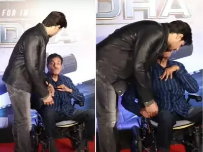 Sidharth Malhotra Taking Care Of His Father At Yodha Screening Is Winning People's Hearts