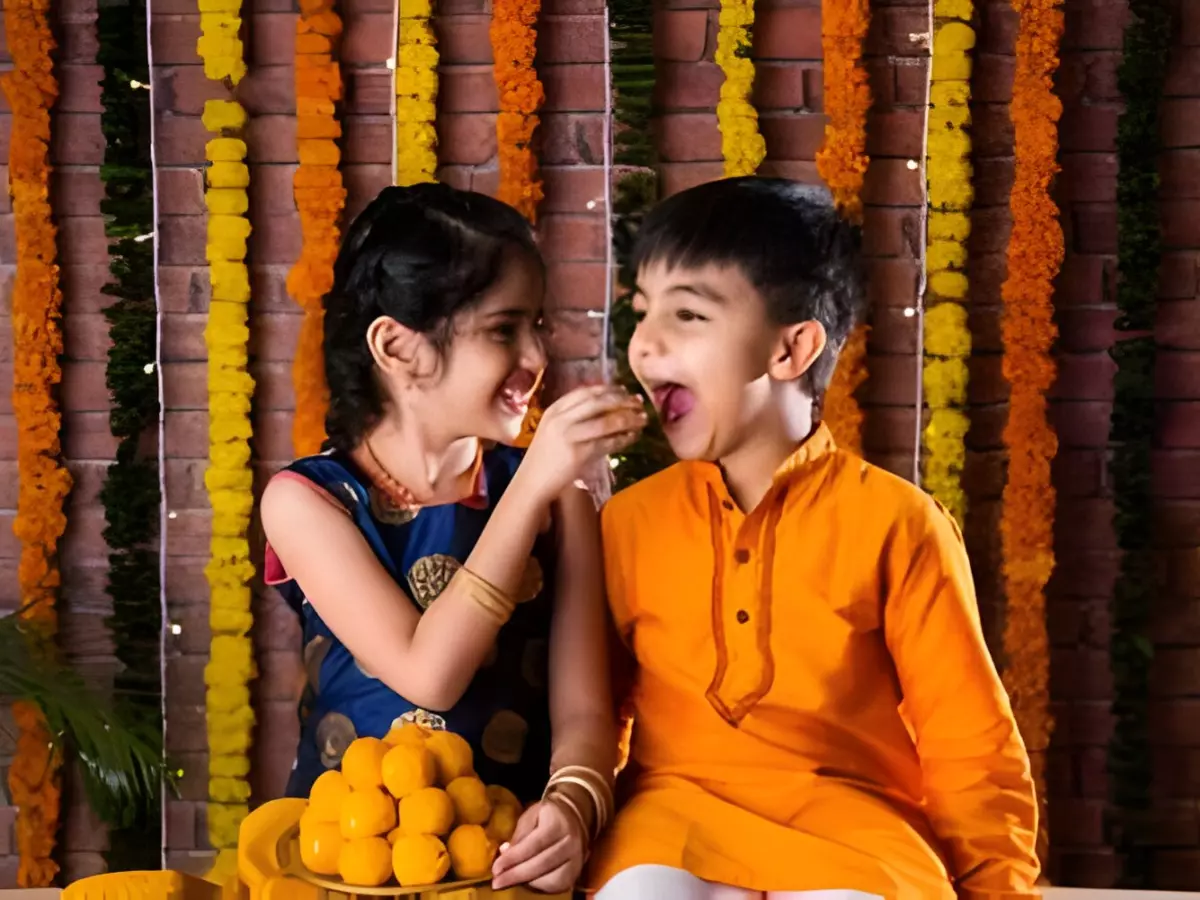 Holi Bhai Dooj 2025 Date, Auspicious Time, Rituals And Significance