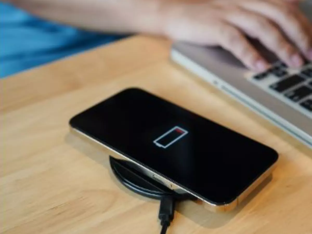 Indian-Origin Researcher Discovers Method To Charge Laptops And Phones In 1 Min