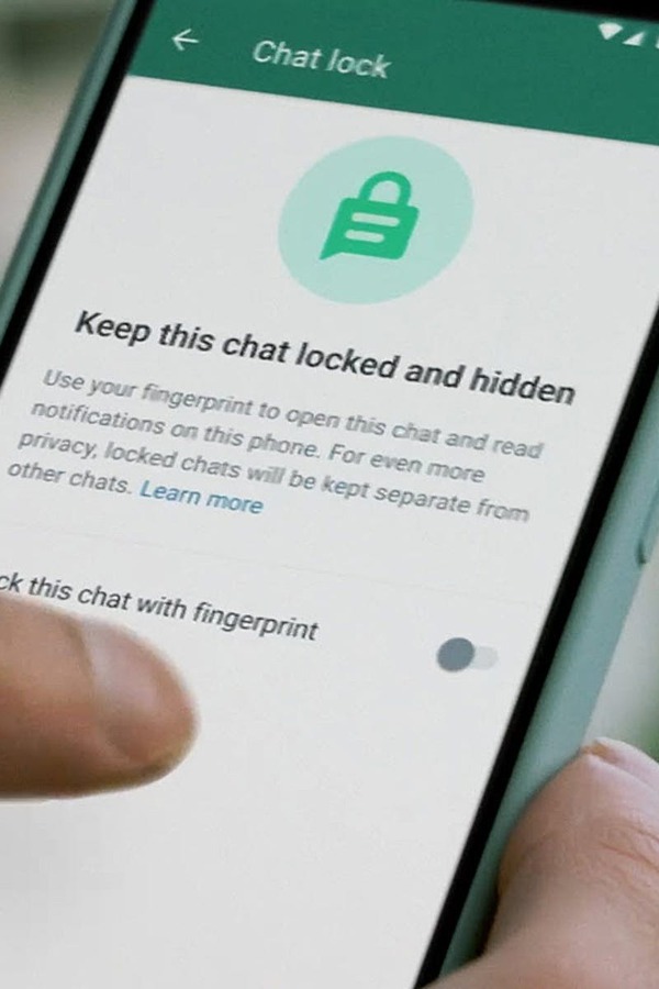 How to Lock Someone's WhatsApp Messages