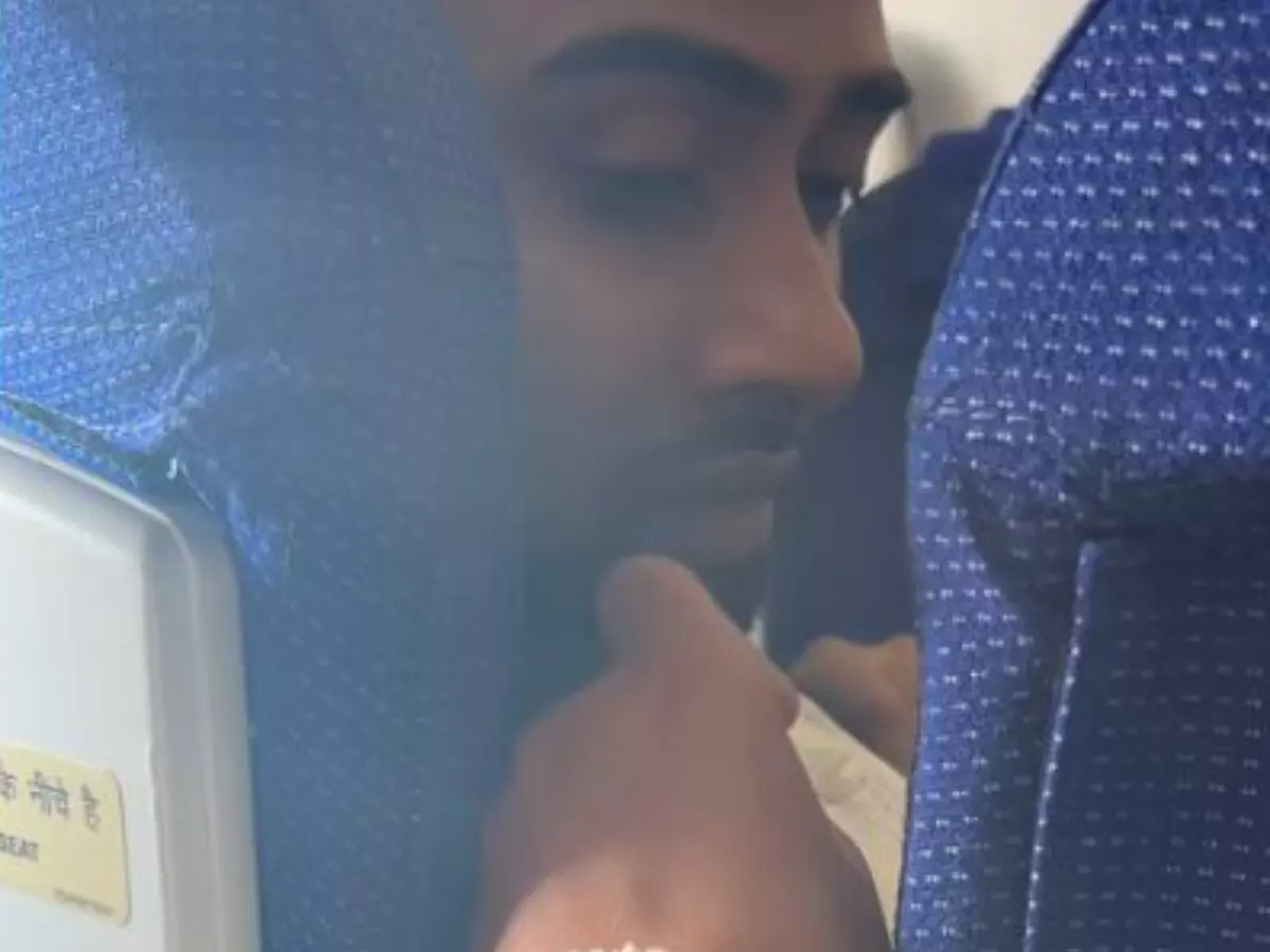 In-flight Napkin Note Sparks 10-Year Friendship, IndiGo Reacts 