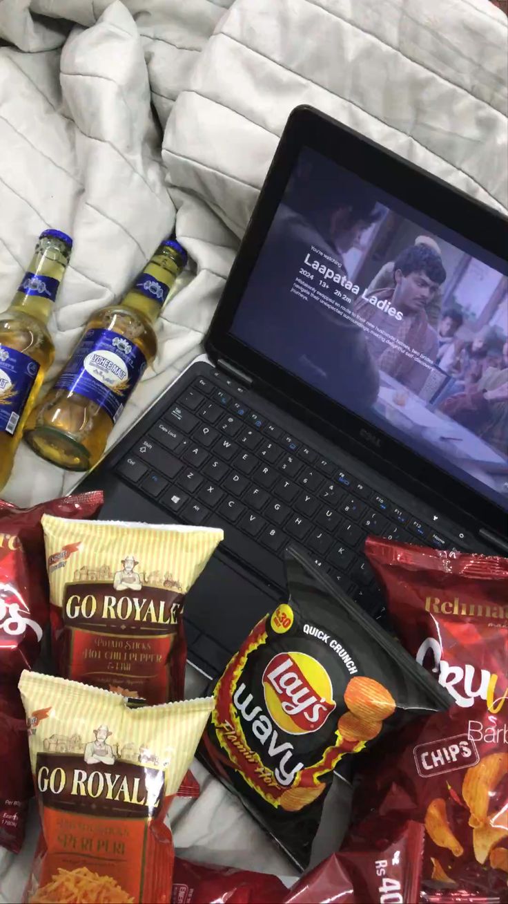 No post-Rakhi plans? Here's how to make it a lit day with siblings  | Credit: Instagram/rachelmiamore