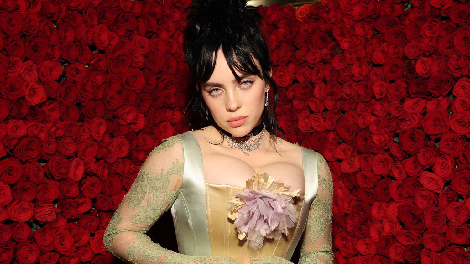  Billie Eilish, fresh off her latest world tour, Hit Me Hard and Soft, could bring her signature mix of haunting vocals and electrifying stage presence to the festival (Credits: X/@billiesource)