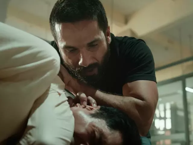 Shahid Kapoor films multiple climax scenes for Deva: Report