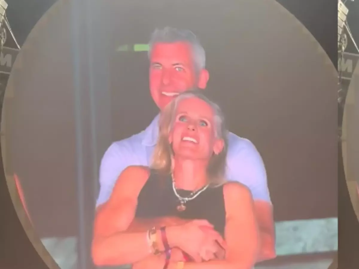 Astronomer CEO Andy Byron was seen getting cozy with Chief People Officer Kristin Cabot during a Coldplay concert Astronomer CEO Andy Byron was seen getting cozy with Chief People Officer Kristin Cabot during a Coldplay concert (Credits: X/@AmiriKing)