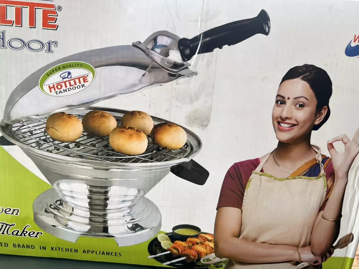 Triptii Dimri Old Oven Ad Viral/Credit/reddit/r/BollyBlindsNGossip Indiatimes