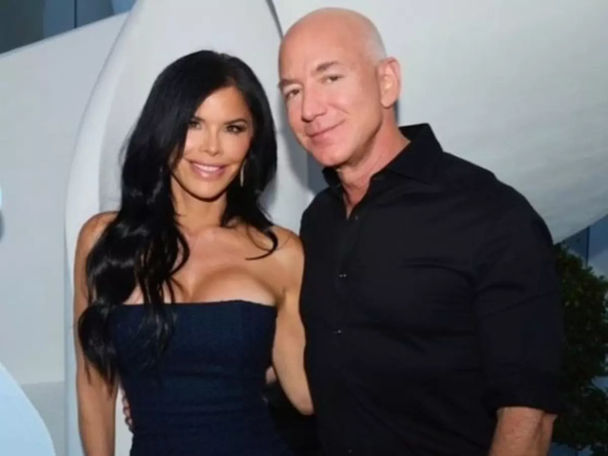 All About Lauren Sanchez, Amazon Founder Jeff Bezos' Fiancee All About Lauren Sanchez, Amazon Founder Jeff Bezos' Fiancee