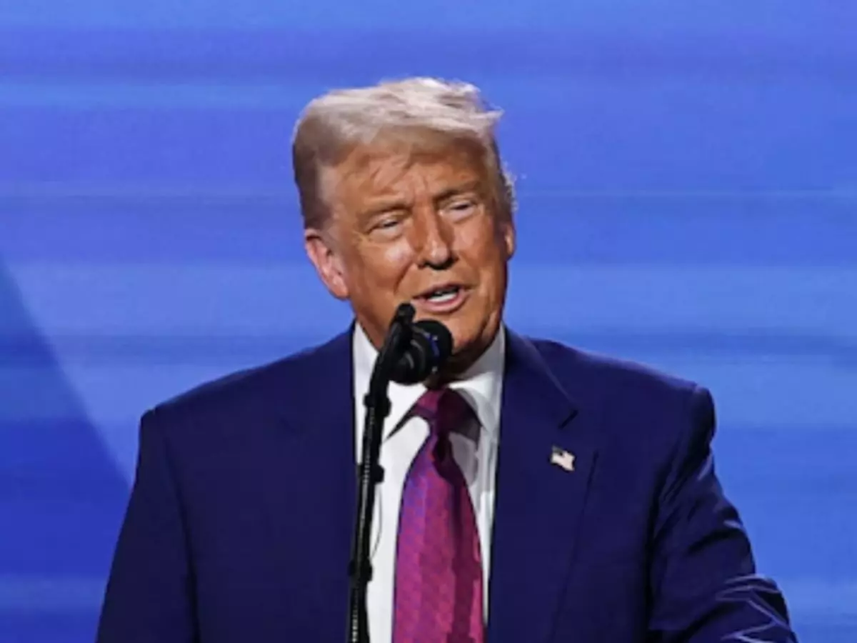 Donald Trump considers giving ByteDance more time to divest U.S. operations before new deadline hits Donald Trump considers giving ByteDance more time to divest U.S. operations before new deadline hits