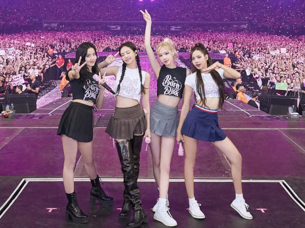 'Everything but the comeback': BLINKs slam YG over BLACKPINK's lack of new music before DEADLINE world tour 'Everything but the comeback': BLINKs slam YG over BLACKPINK's lack of new music before DEADLINE world tour