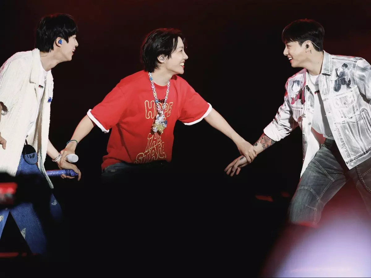 BTS reunites at FESTA: From 'Mic Drop' moves to Jin & Jungkook's surprise appearance at J-Hope's concert ¡ª A night ARMY will never forget BTS reunites at FESTA: From 'Mic Drop' moves to Jin & Jungkook's surprise appearance at J-Hope's concert ¡ª A night ARMY will never forget