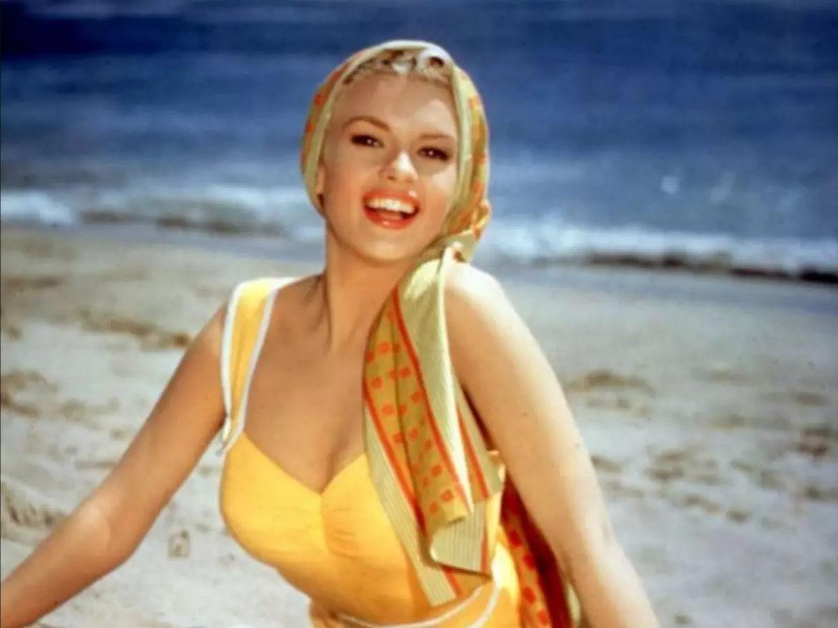 Mariska Hargitay from Law and Order: SVU remembers her mother in upcoming documentary?My?Mom?Jayne Jayne Mansfield Marisa Hargitay