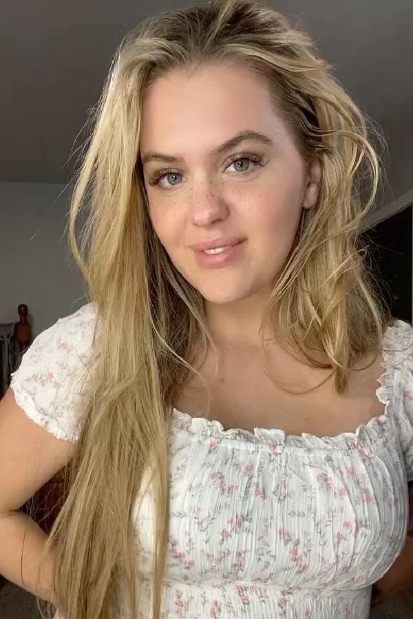 OnlyFans star Tiffany Wisconsin blames her divorce on 20-men wedding