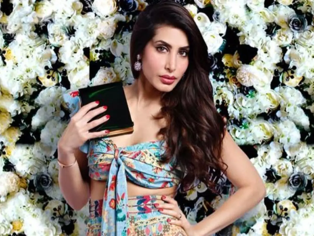 Who is Sunjay Kapur's third wife Priya Sachdev? The model-actor he married after divorce with Karisma Kapoor. Who is Sunjay Kapur's third wife Priya Sachdev? The model-actor he married after divorce with Karisma Kapoor.