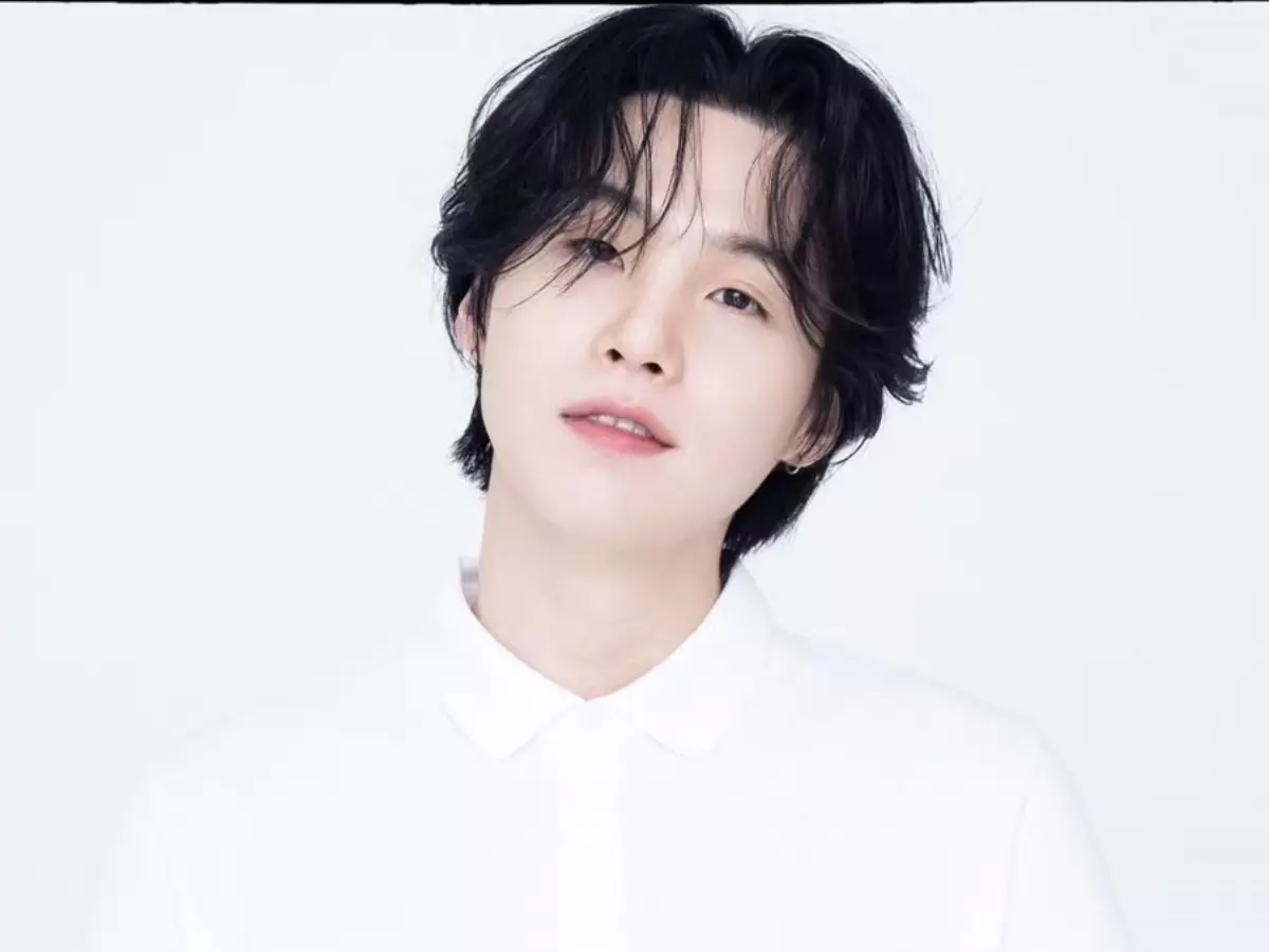 Waiting for you, Min Yoongi! With 6 BTS members back, ARMY begins count down to SUGA's military discharge Waiting for you, Min Yoongi! With 6 BTS members back, ARMY begins count down to SUGA's military discharge